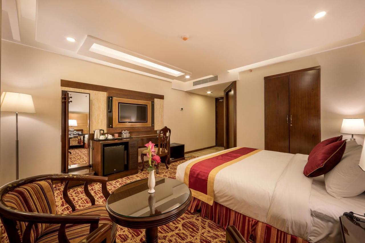 Grand Palace Hotel & Resorts Sylhet Buitenkant foto