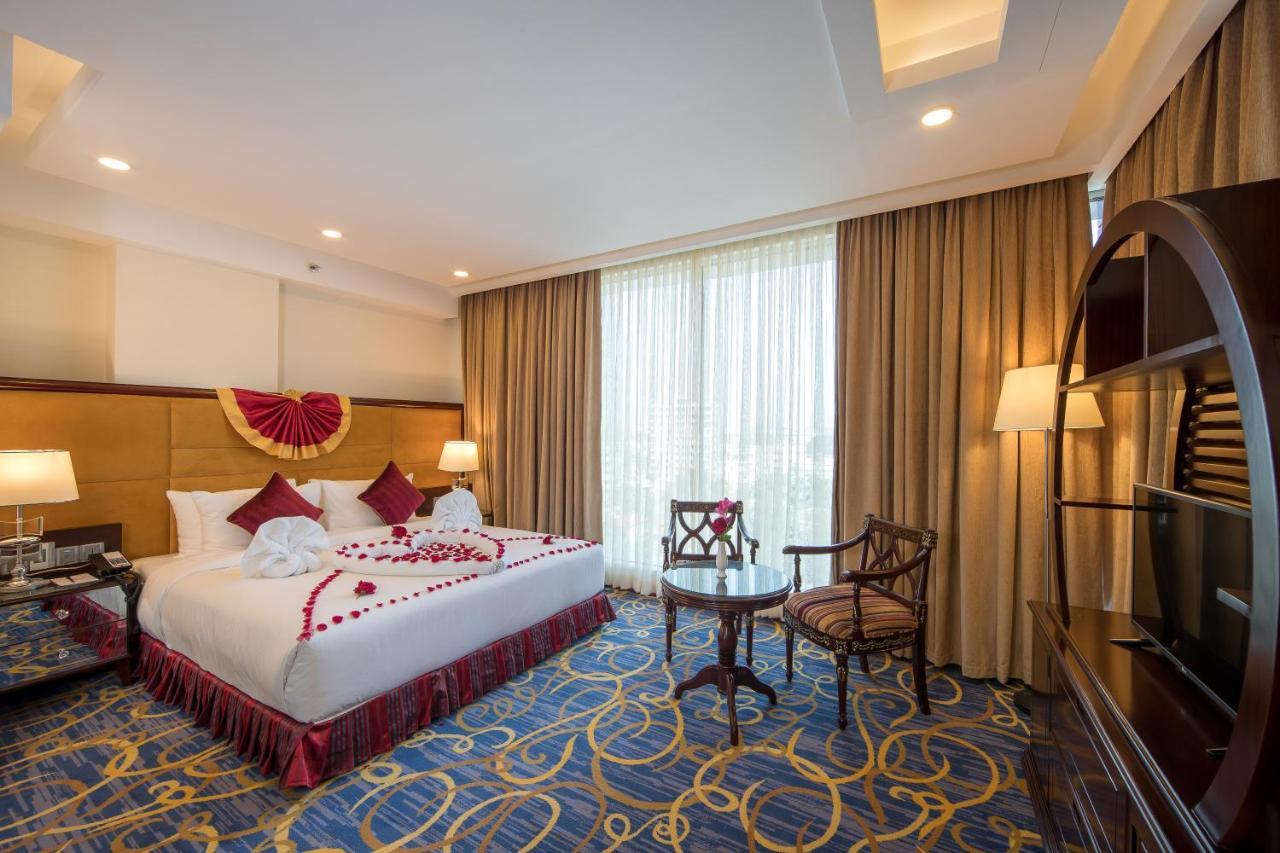 Grand Palace Hotel & Resorts Sylhet Buitenkant foto