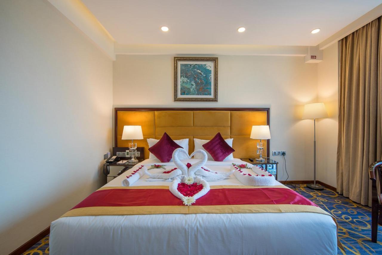 Grand Palace Hotel & Resorts Sylhet Buitenkant foto