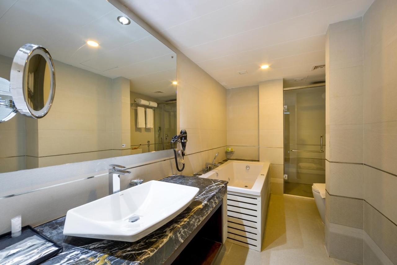 Grand Palace Hotel & Resorts Sylhet Buitenkant foto