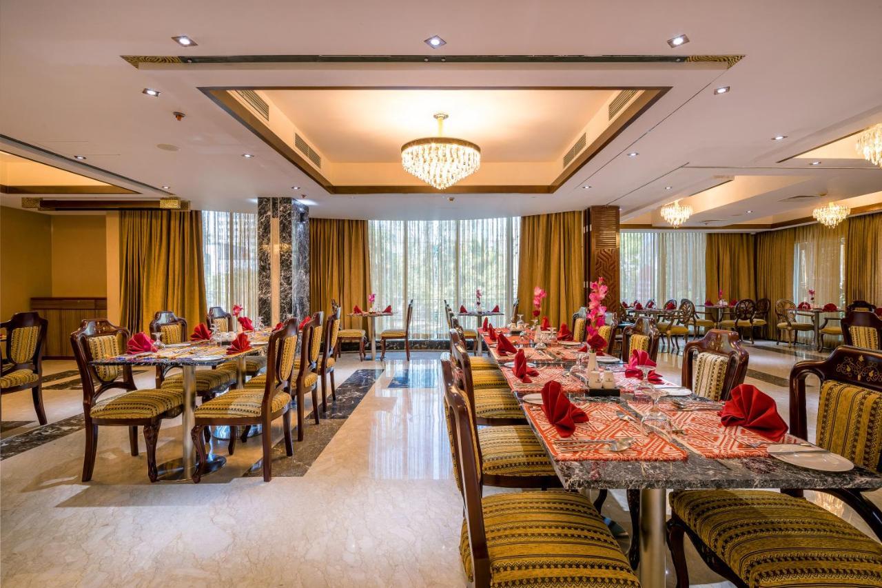 Grand Palace Hotel & Resorts Sylhet Buitenkant foto