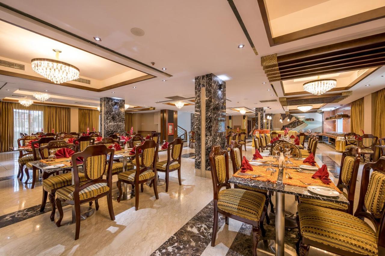 Grand Palace Hotel & Resorts Sylhet Buitenkant foto